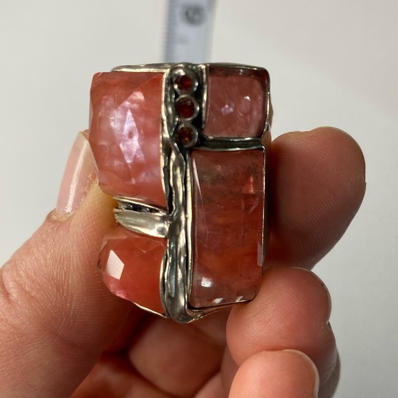Beautiful Silver and Pink Rose Quartz Ring - Picture 6 of 6
